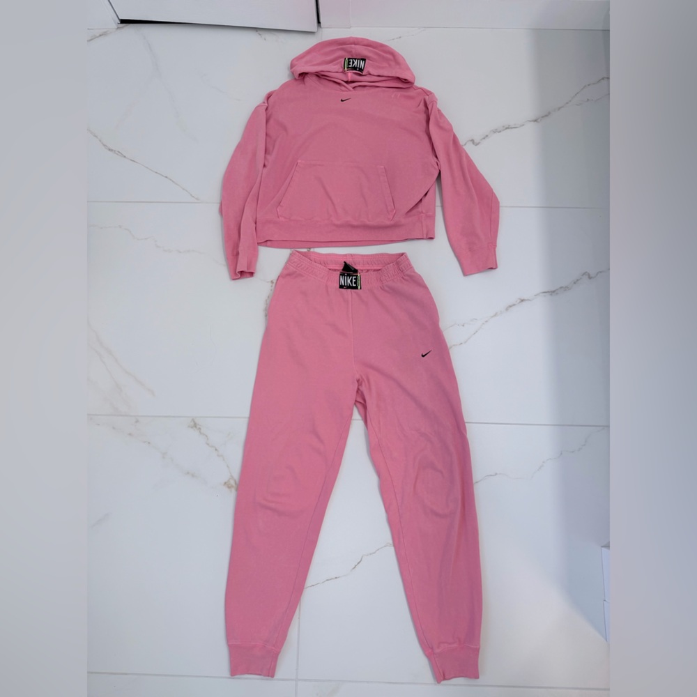 Nike Pink Athletic set